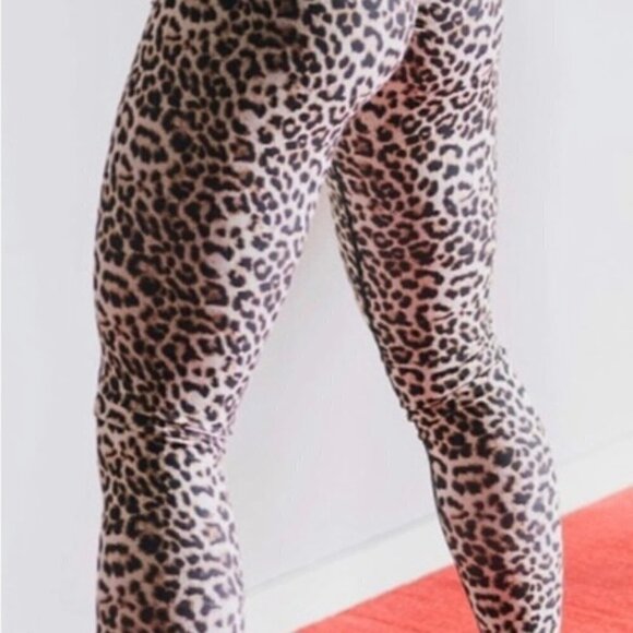 ❄️ Zyia Active Leopard Brilliant Scrunchy What Leggings - Picture 3 of 10